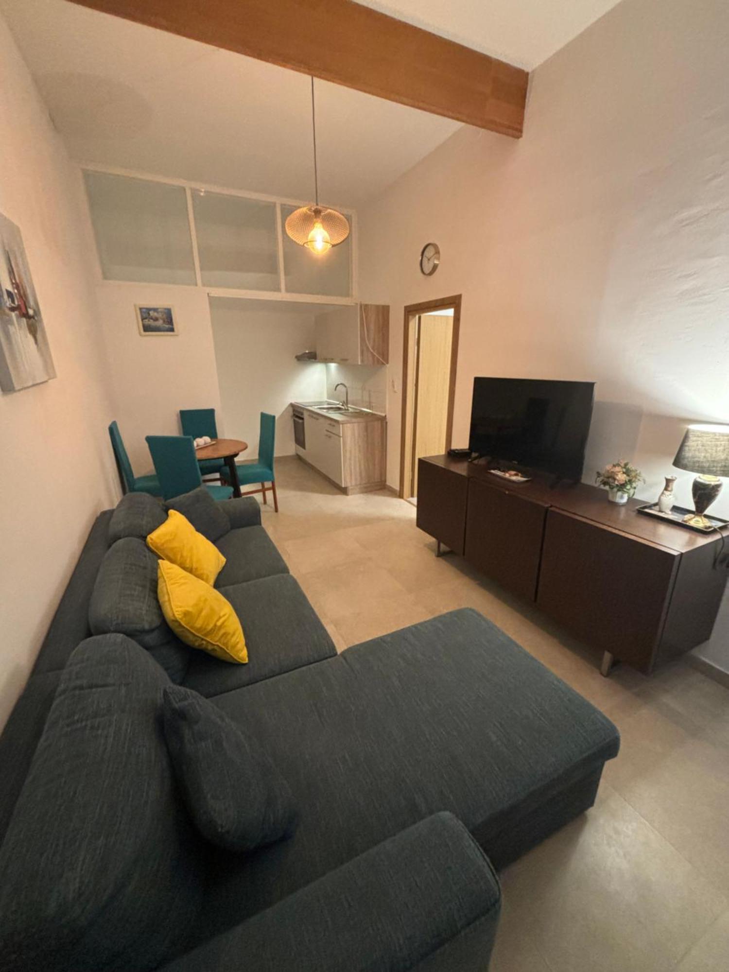 Apartment Kairos Трогір Екстер'єр фото